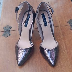 IZABELLA RUE Nina Metallic Cracle Print Heels,size 6,5